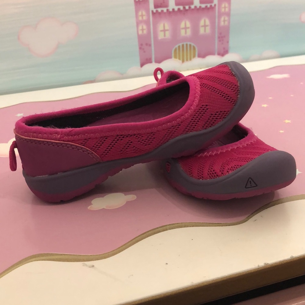 Pink Keen flats